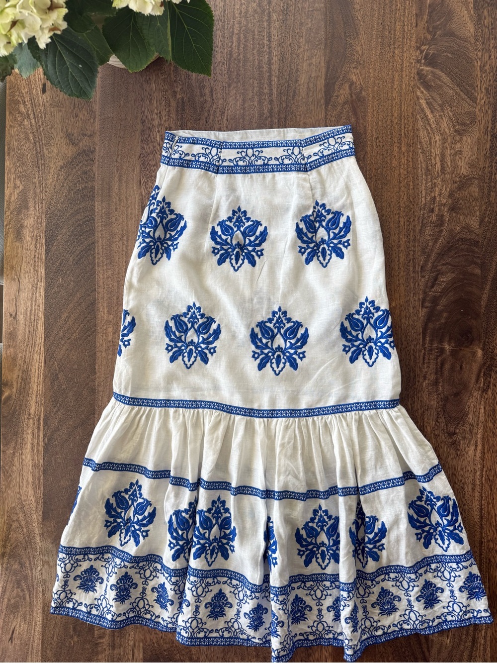 Zara Blue & White Embroidered Linen Midi Skirt - Size Small - Picture 2 of 7
